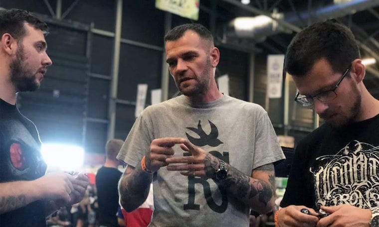 Una storia di successo: La nascita delle macchine per tatuaggi RightStuf - anno 2012 cnt 16 1