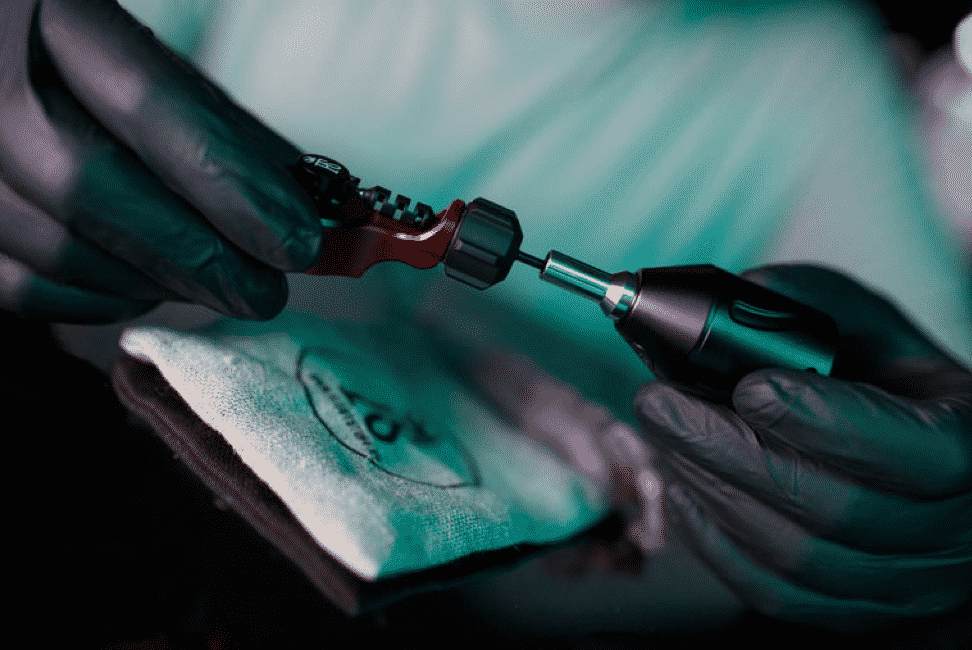 Recensione: Macchina per tatuaggi rotativi Shim di RightStuff 10 https://eadn-wc03-16019892.nxedge.io/cdn/var/folders/_w/dm8q7j3x7szfn7wzkbmy526m0000gn/T/com.microsoft.Word/WebArchiveCopyPasteTempFiles/cnt_23_1.jpg