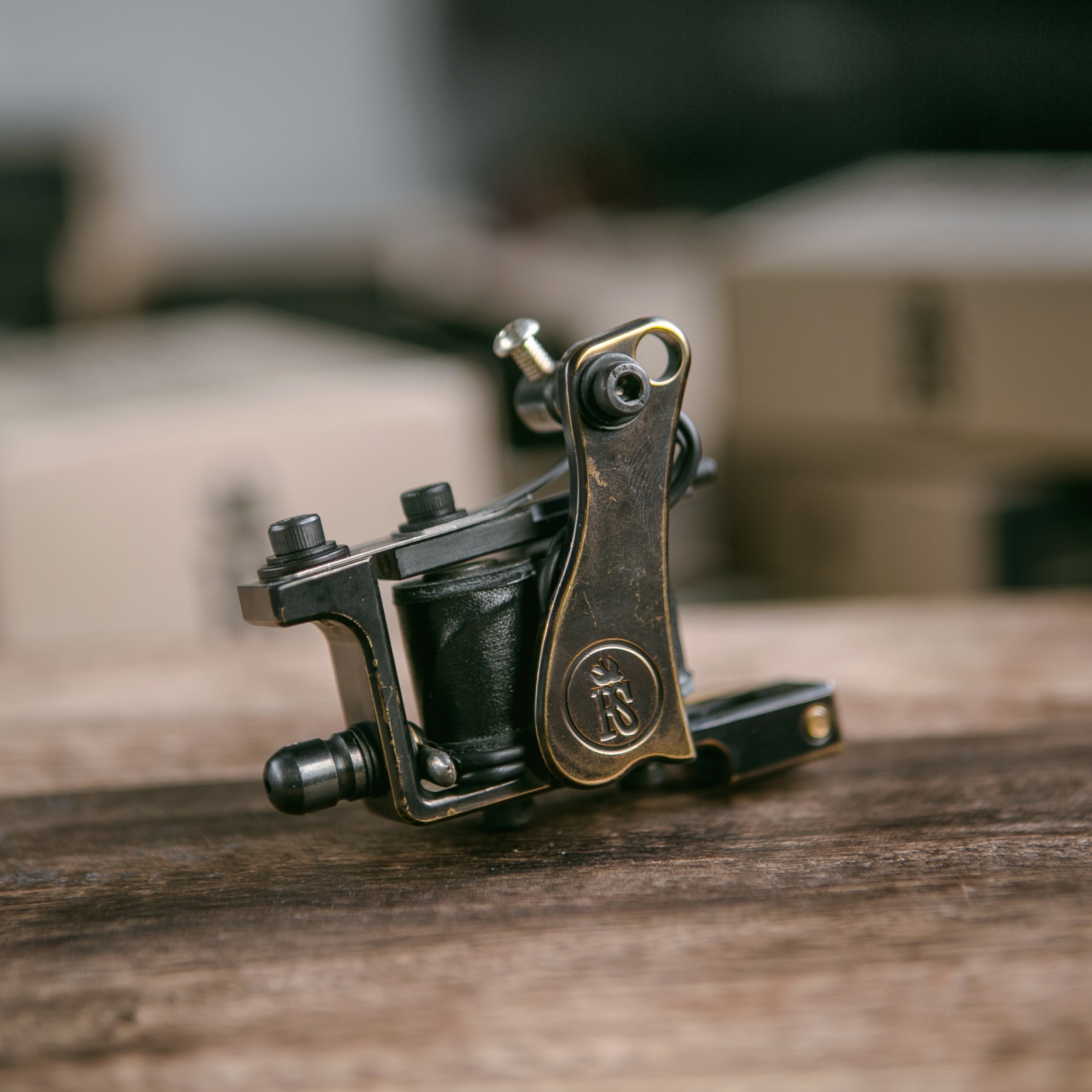 BONE Liner Tattoo Maschine Bronze 1 BONE Liner Tattoo Machine Bronze