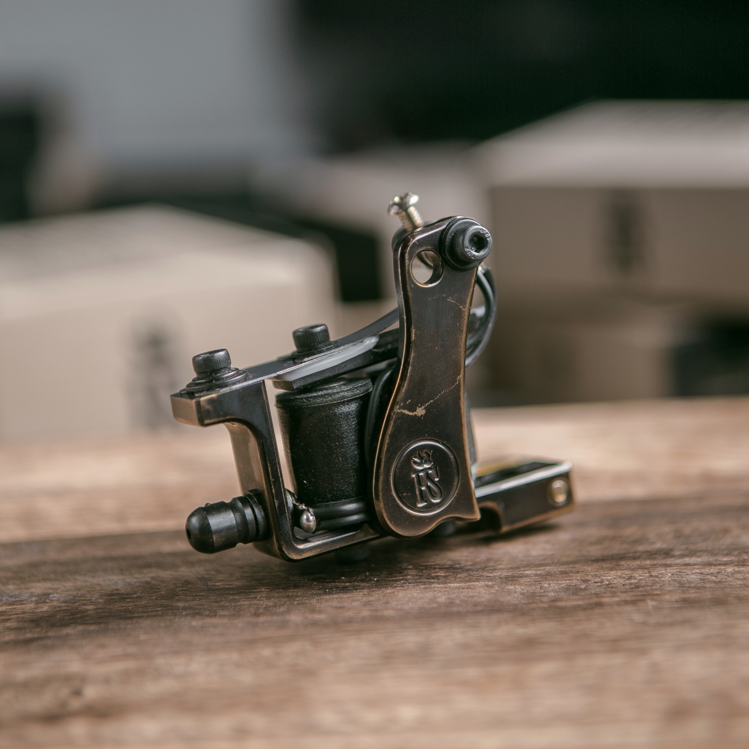 Macchina per tatuaggi BONE Liner P.M Bronze 1 BONE Liner P.M Bronze Tattoo Machine