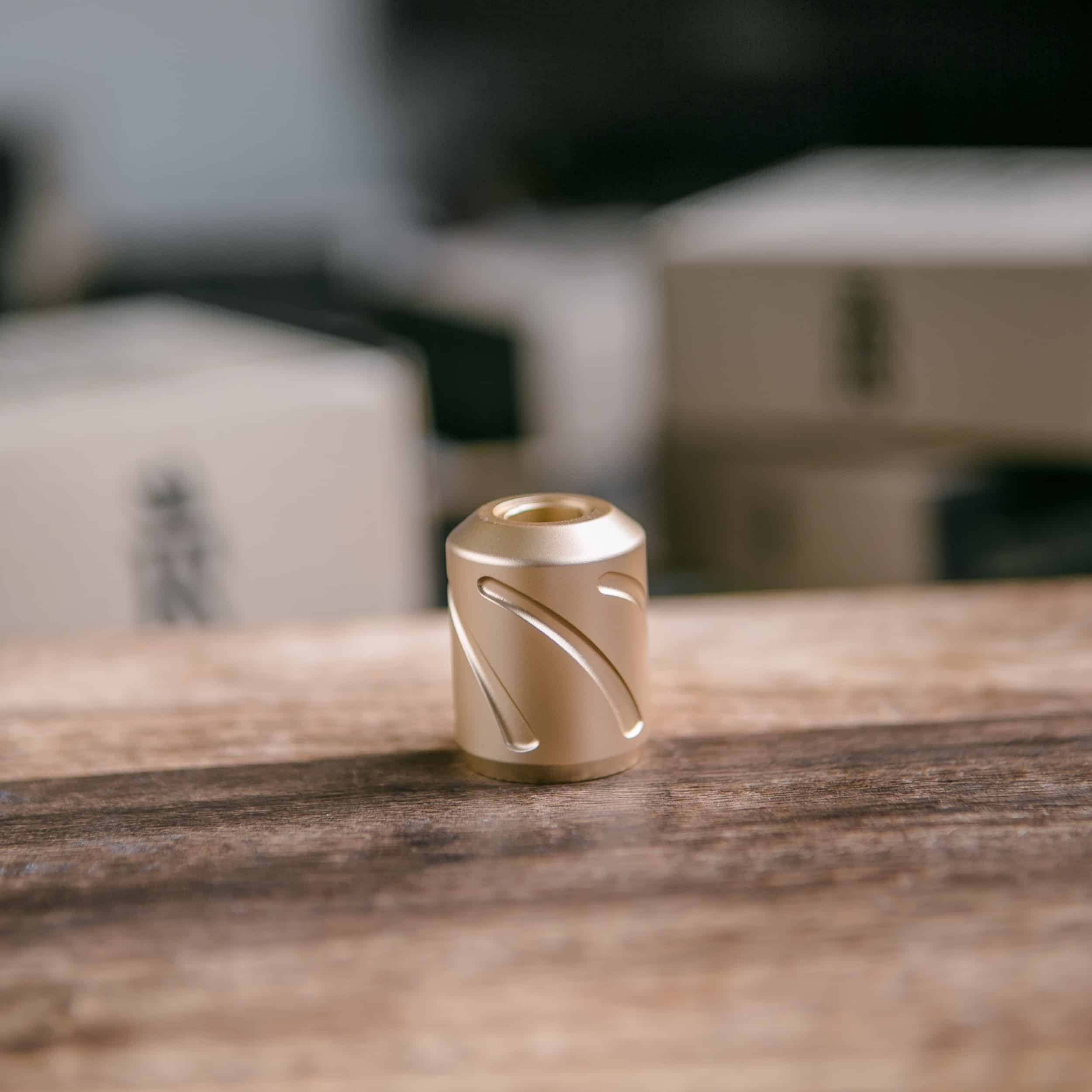 FINER Grip 28mm - Gold 1 Hornet Grip 28mm - Gold