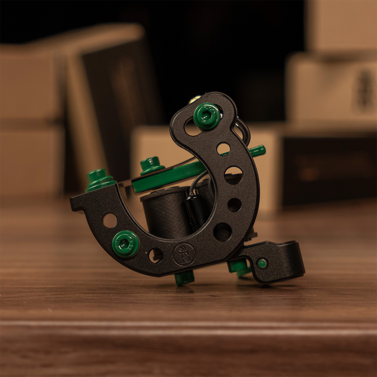 Máquina de Tatuaje LUCKY TrueLiner ALU BLCK/GRN 3 Coil Tattoo machine RightStuff Lucky Trueliner