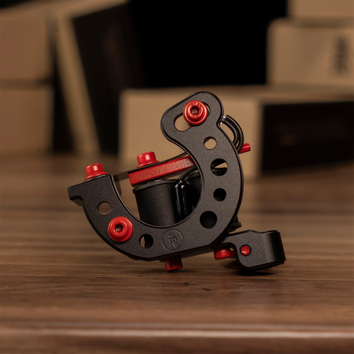 Máquina de Tatuajes LUCKY TrueLiner ALU BLCK/RED 3 Coil Tattoo machine RightStuff Lucky Trueliner