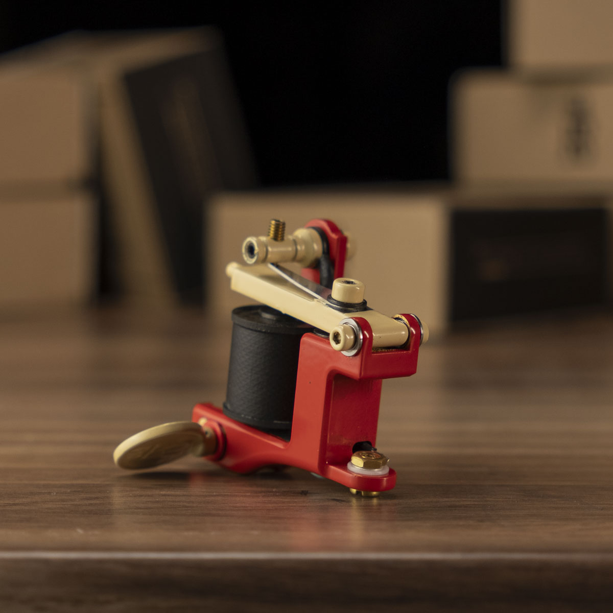 RightStuff ONE - Rosso corallo 2 Single coil tattoo machine