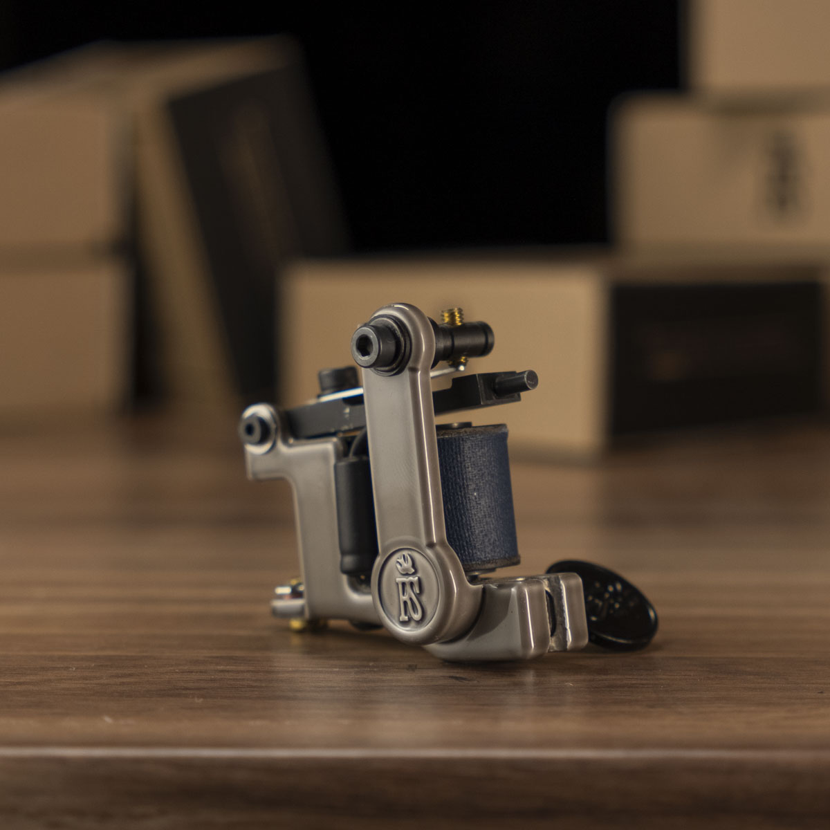 RightStuff ONE - Smoke 4 Single coil tattoo machine