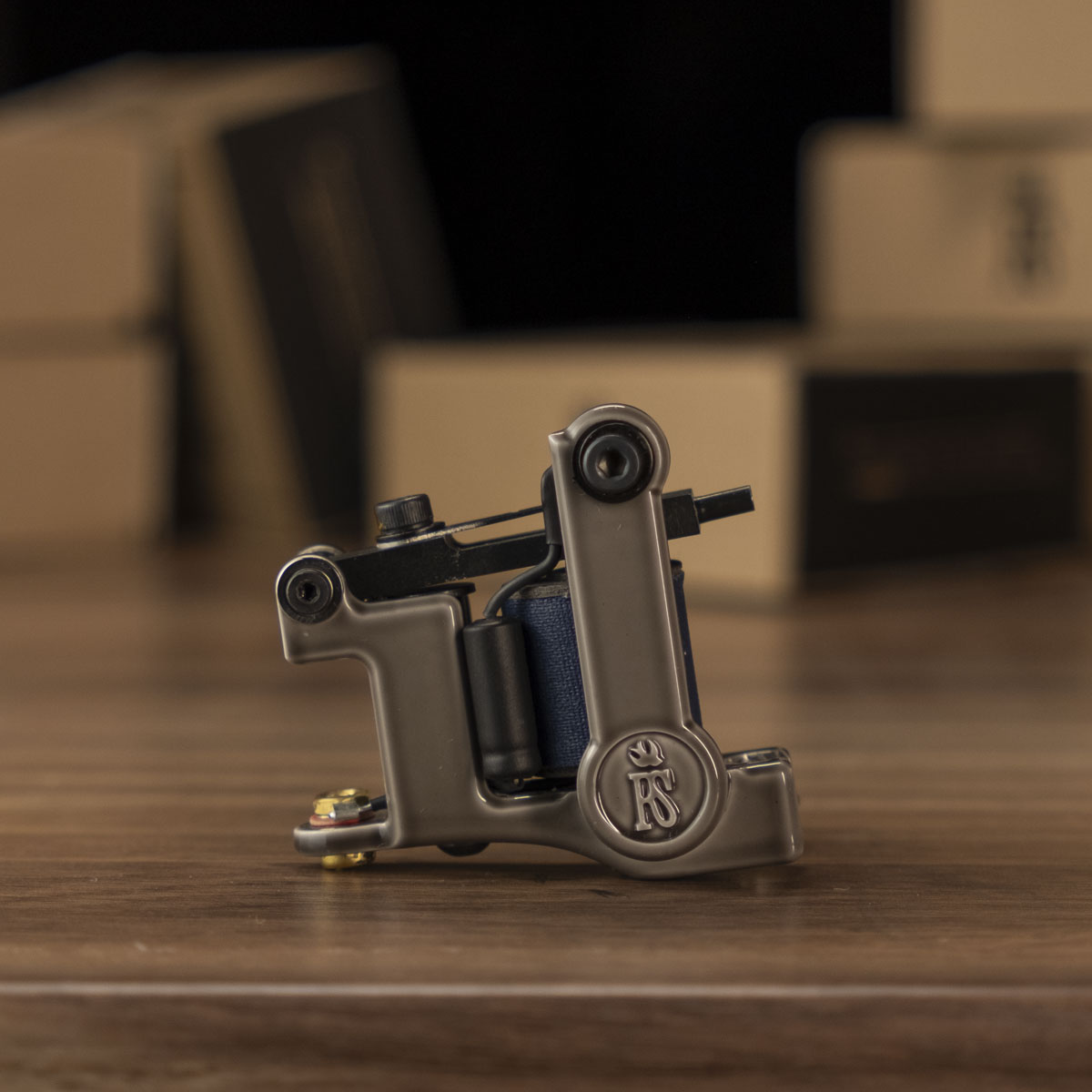 RightStuff ONE - Smoke 6 Single coil tattoo machine